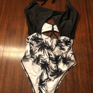 Beachsissi Cut Out Tropical Black and White One piece.